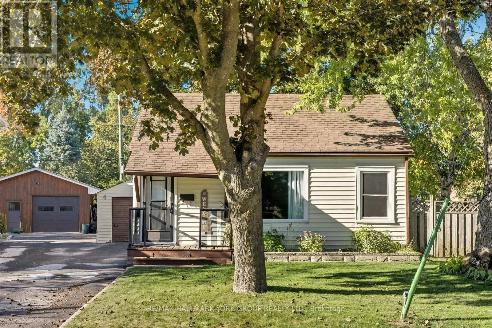 24 CHURCHILL CRESCENT