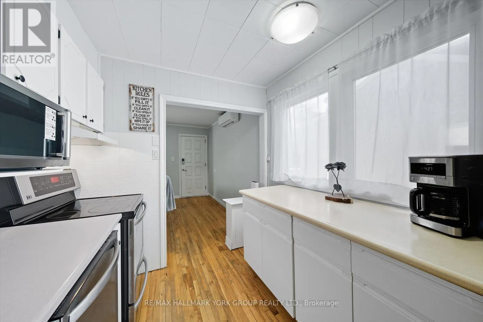 24 CHURCHILL CRESCENT
