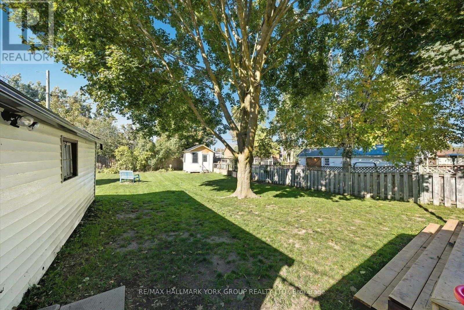 24 CHURCHILL CRESCENT