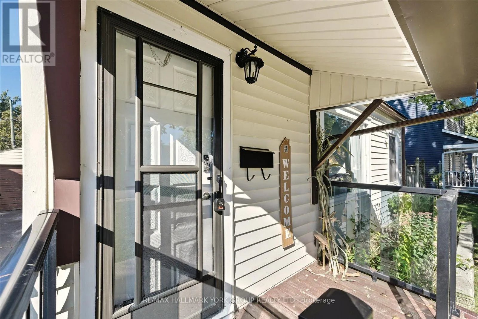 24 CHURCHILL CRESCENT