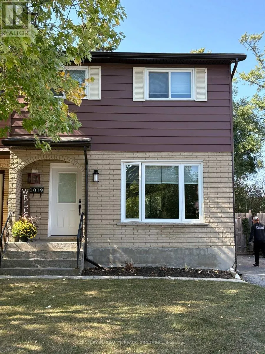 1019 SPRUCEWOOD CRESCENT