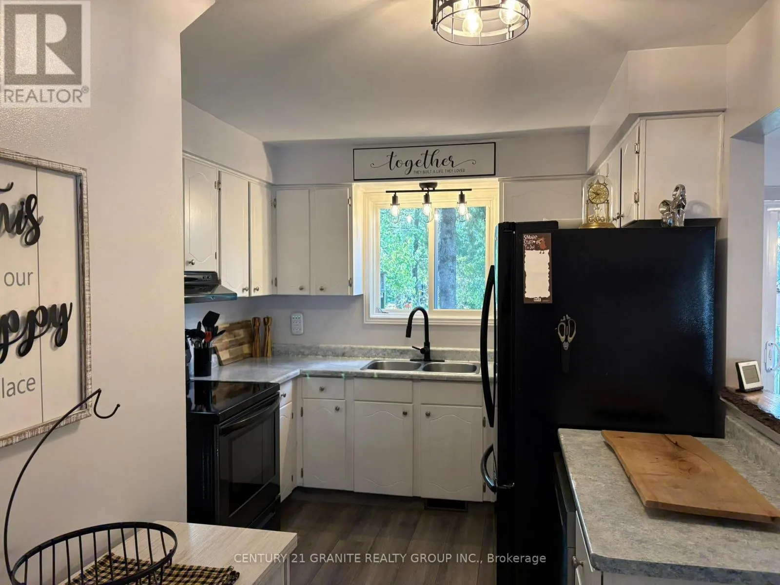 1019 SPRUCEWOOD CRESCENT