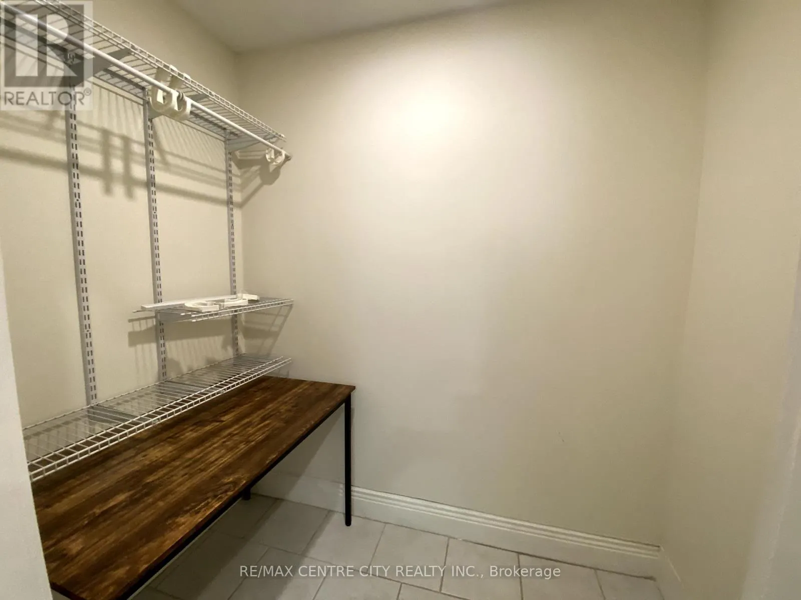 2 - 221 COLBORNE STREET, #2