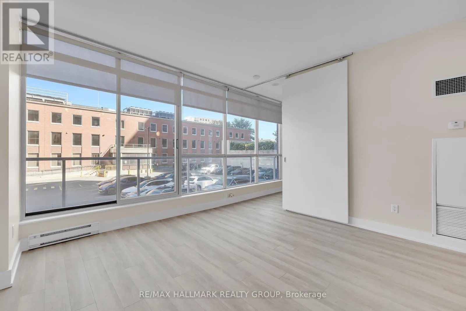210 - 180 YORK STREET