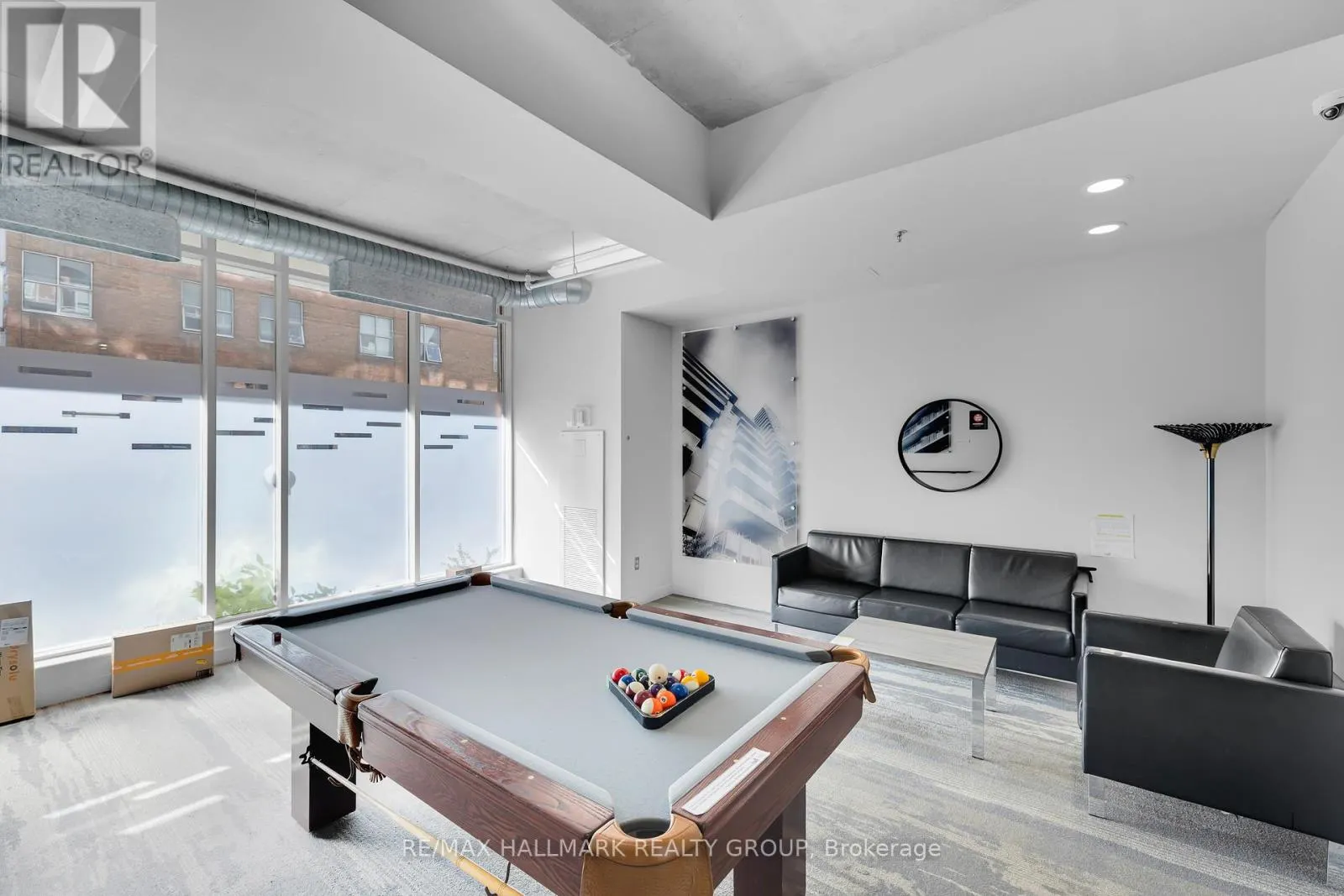 210 - 180 YORK STREET