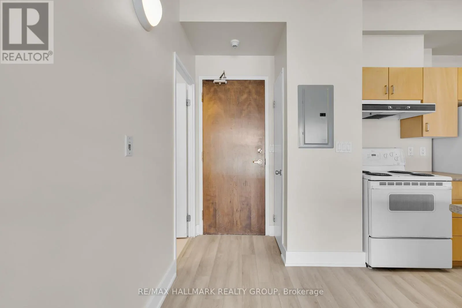 210 - 180 YORK STREET