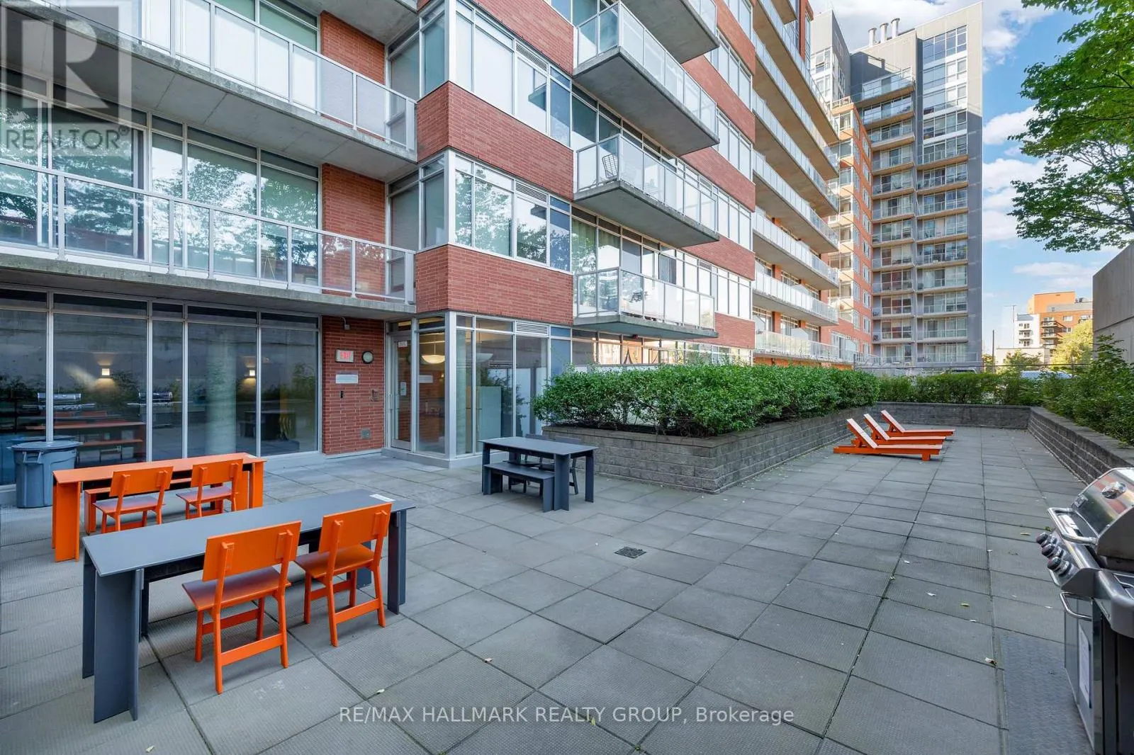 210 - 180 YORK STREET