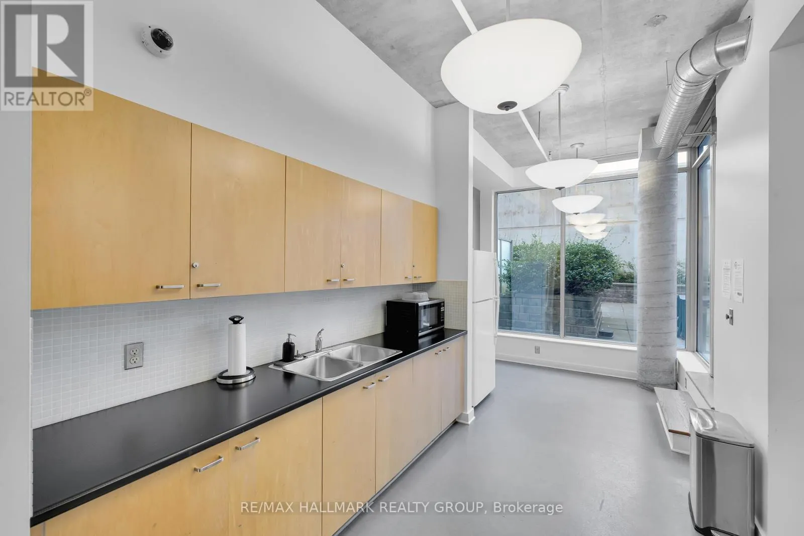 210 - 180 YORK STREET