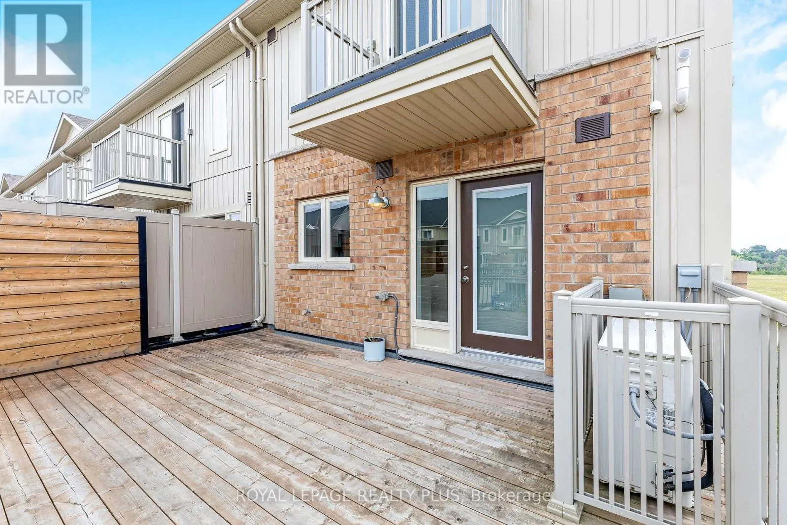 1 - 120 WATSON PARKWAY N