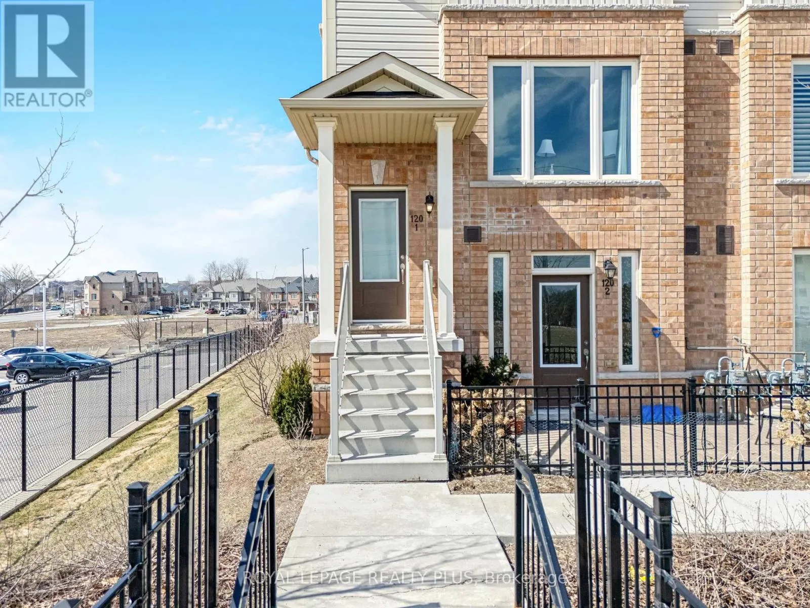 1 - 120 WATSON PARKWAY N