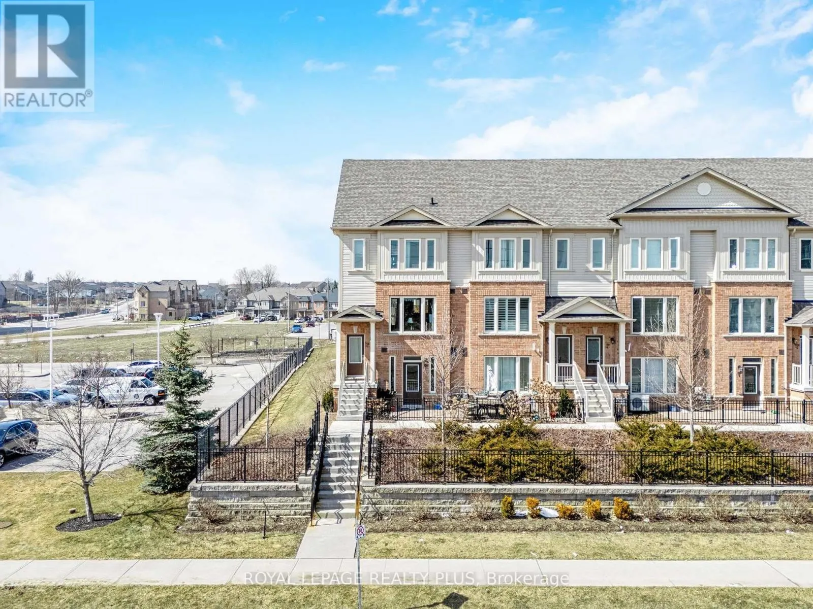 1 - 120 WATSON PARKWAY N