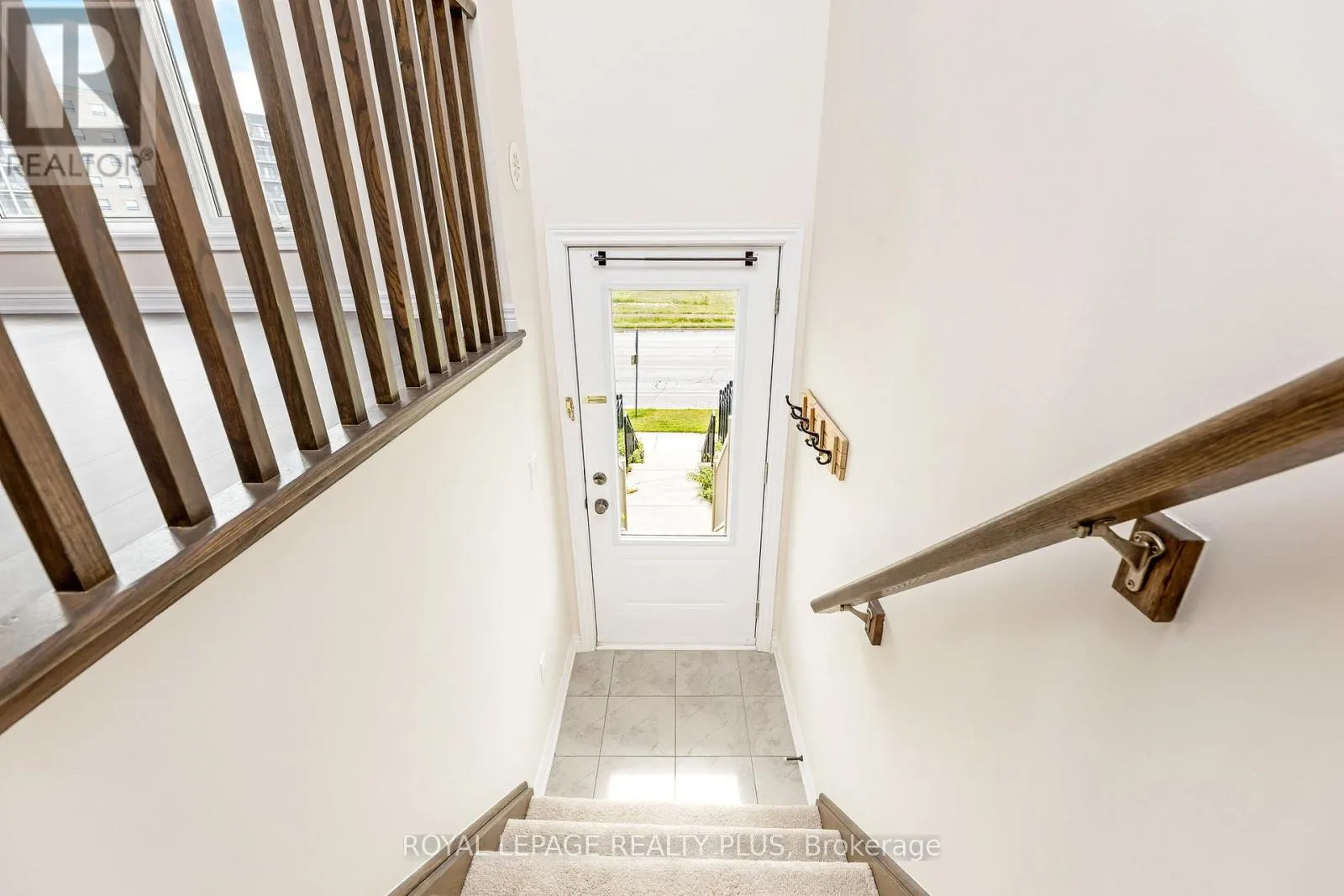 1 - 120 WATSON PARKWAY N