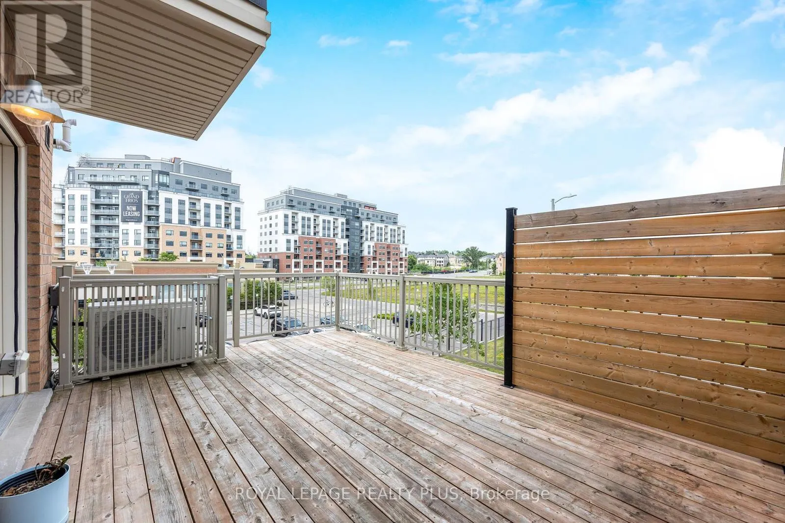 1 - 120 WATSON PARKWAY N