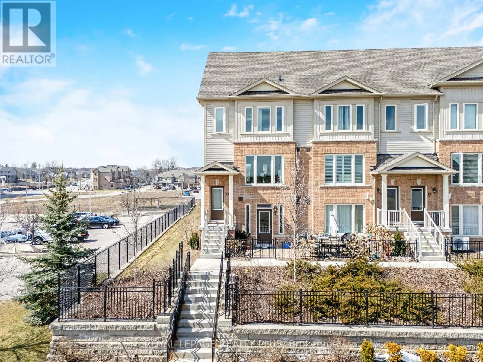 1 - 120 WATSON PARKWAY N