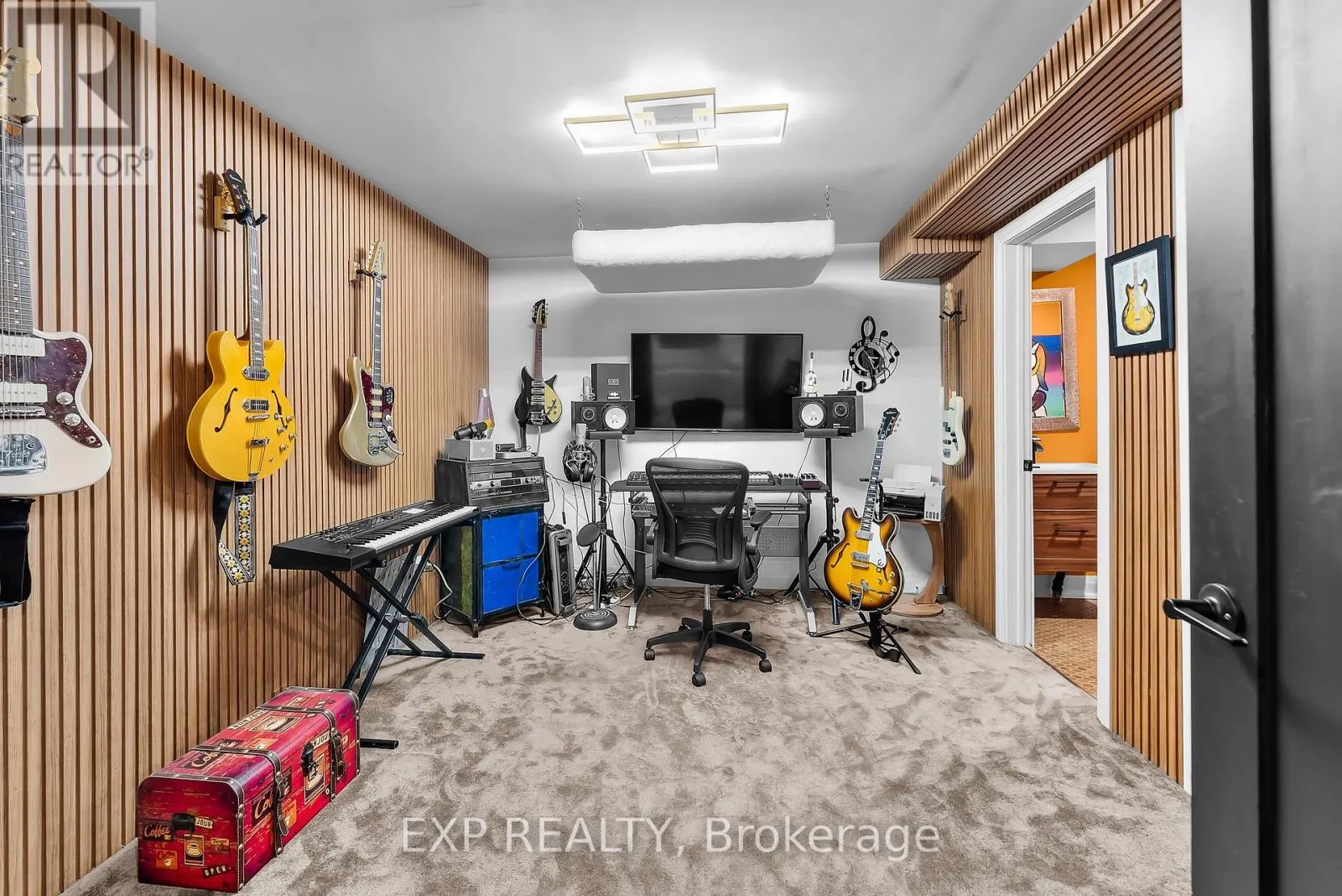 155 SUSAN DRIVE