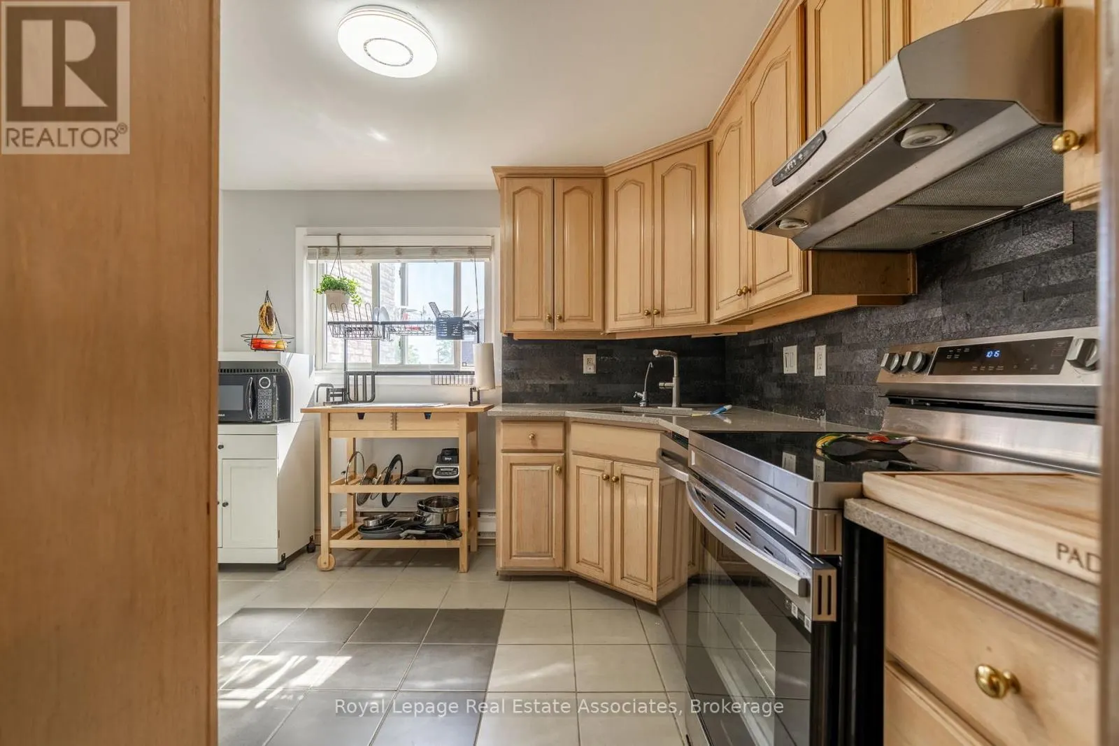 41 - 1250 LIMERIDGE ROAD E