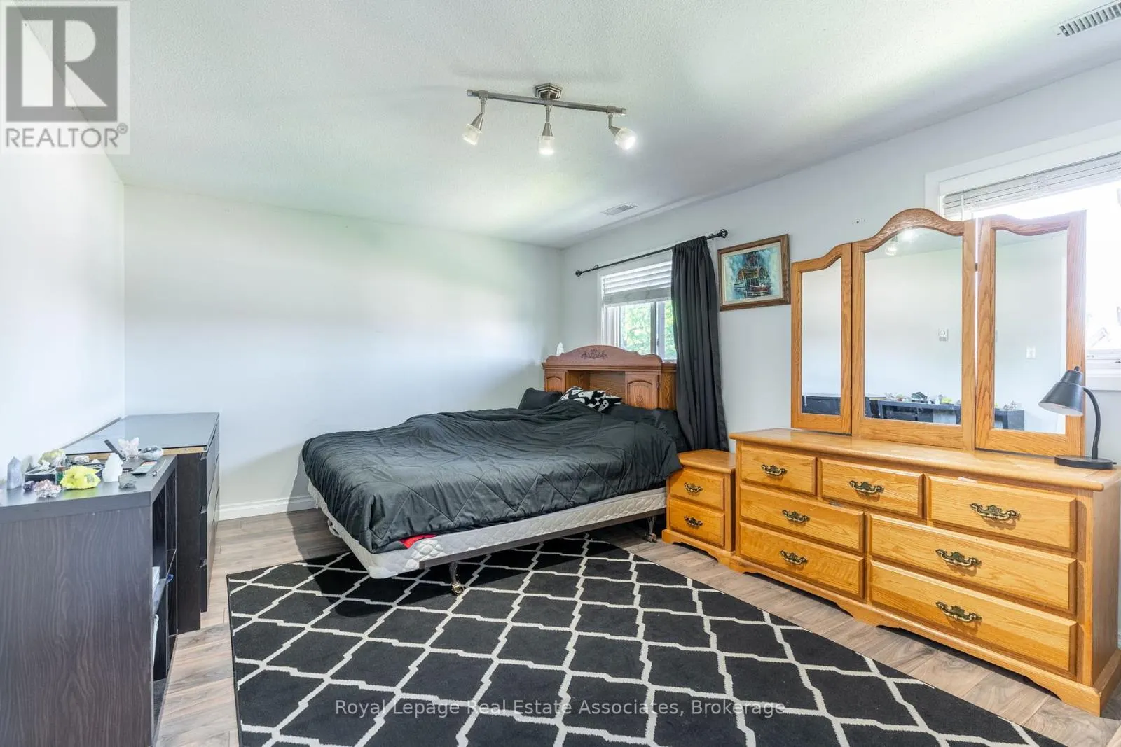 41 - 1250 LIMERIDGE ROAD E