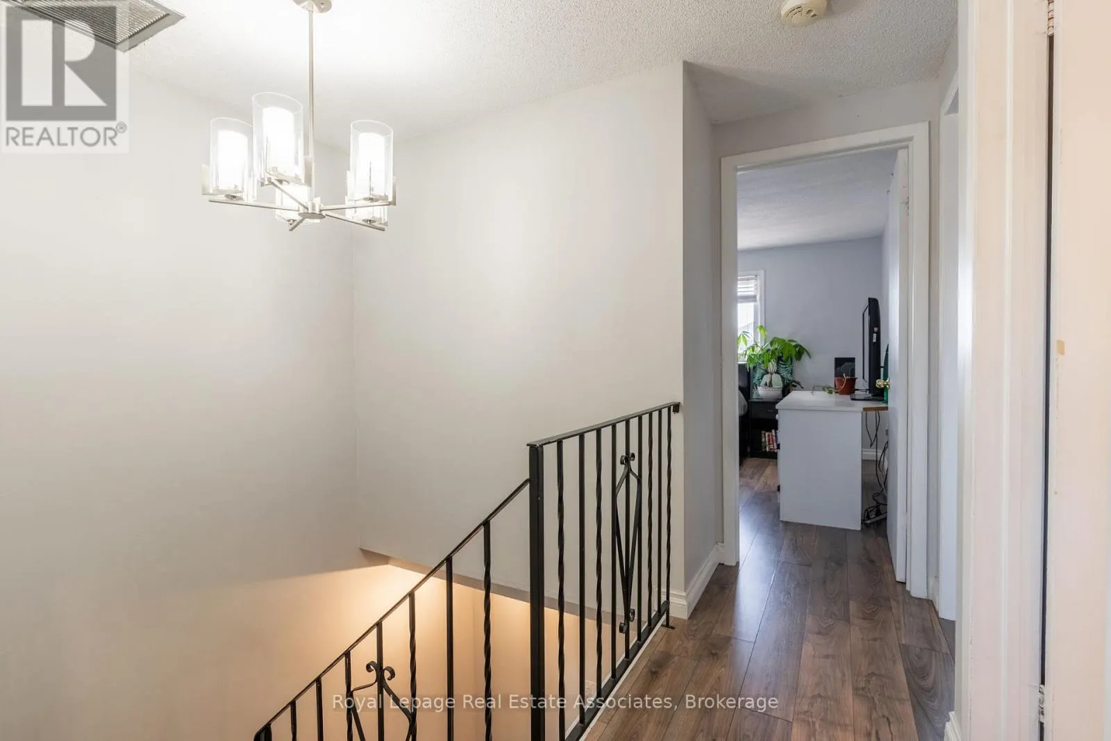 41 - 1250 LIMERIDGE ROAD E