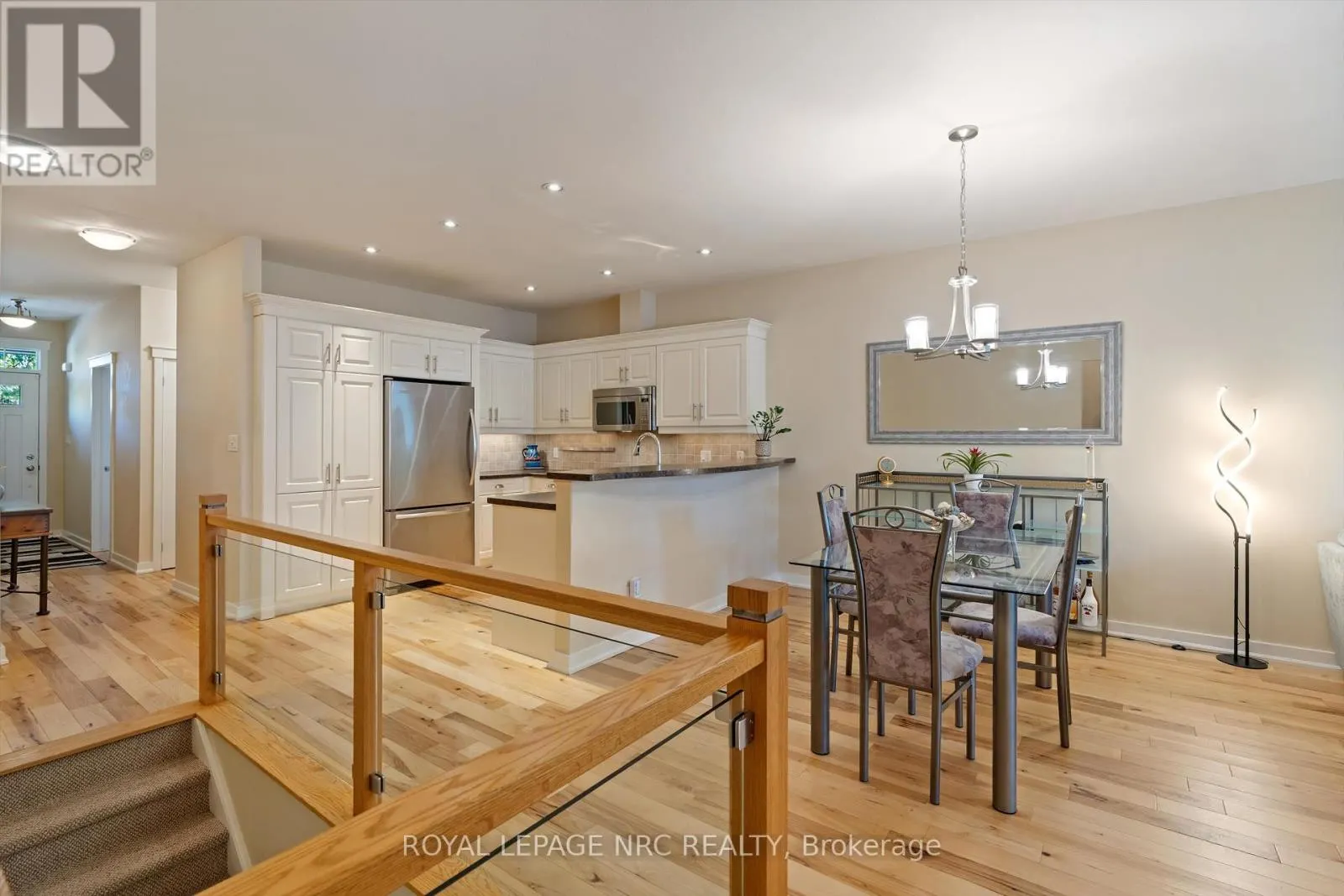 20 - 2880 KING STREET, #20