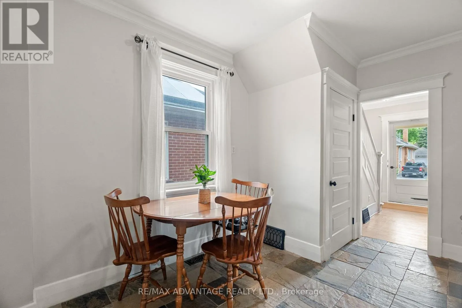 52 BEATTIE AVENUE