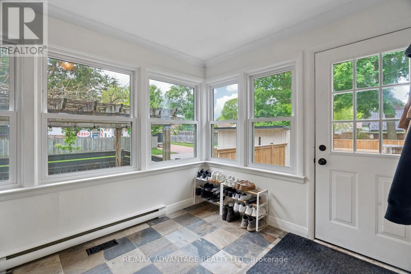 52 BEATTIE AVENUE