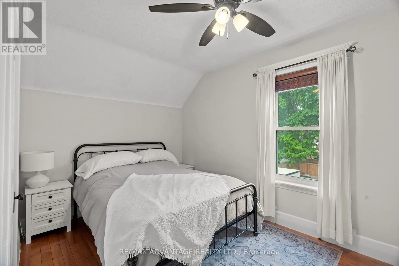 52 BEATTIE AVENUE