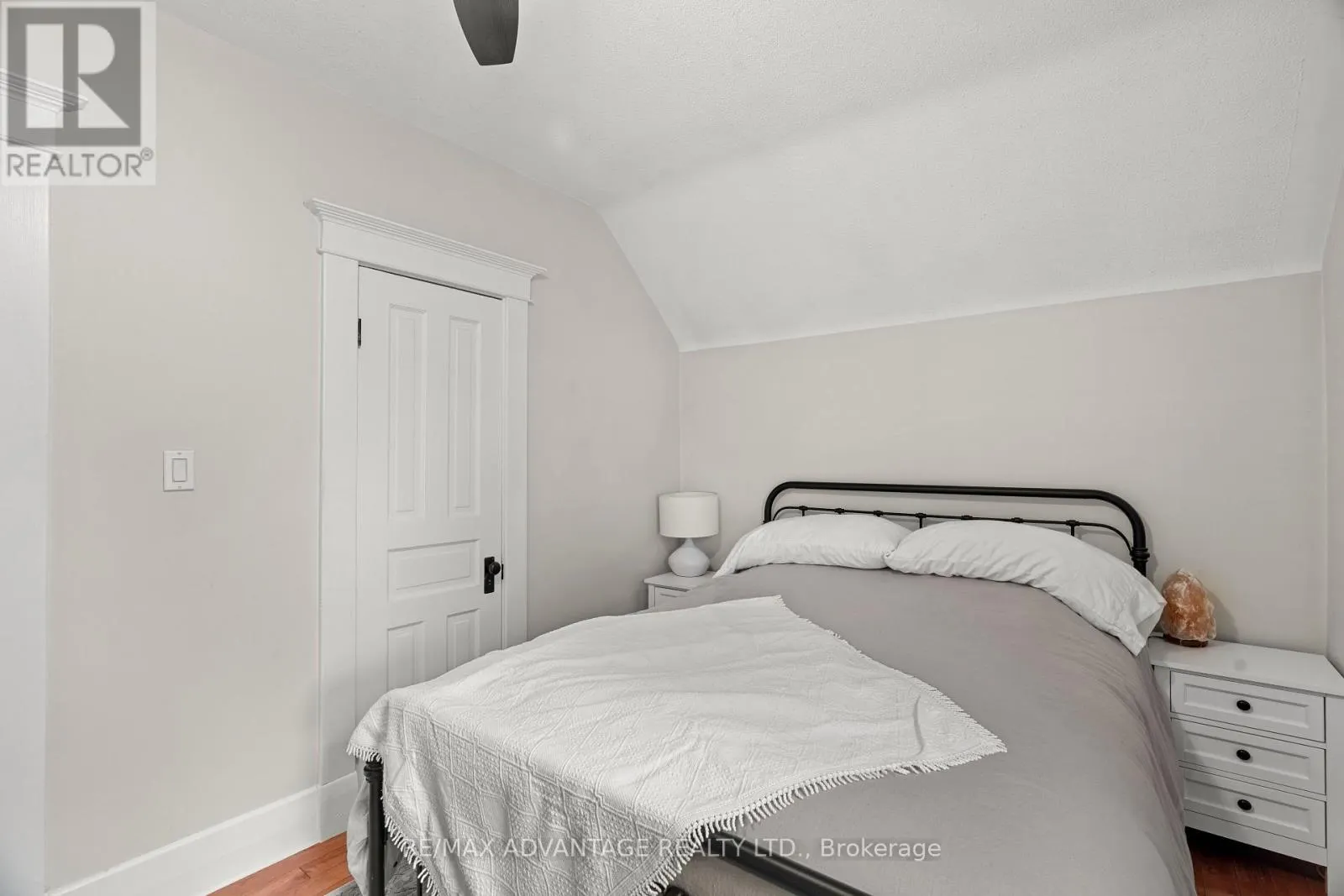 52 BEATTIE AVENUE