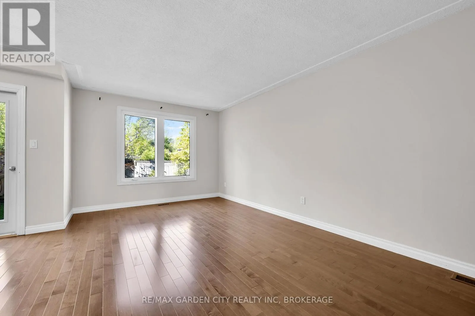 82 TERRACE AVENUE