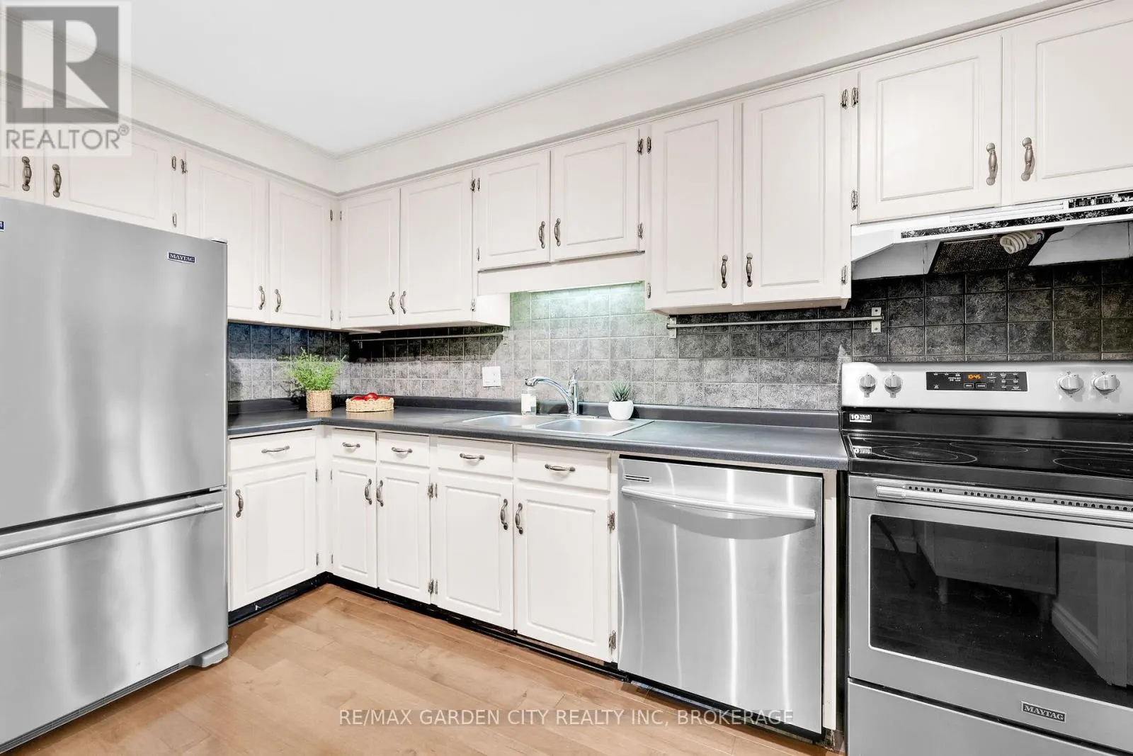 82 TERRACE AVENUE