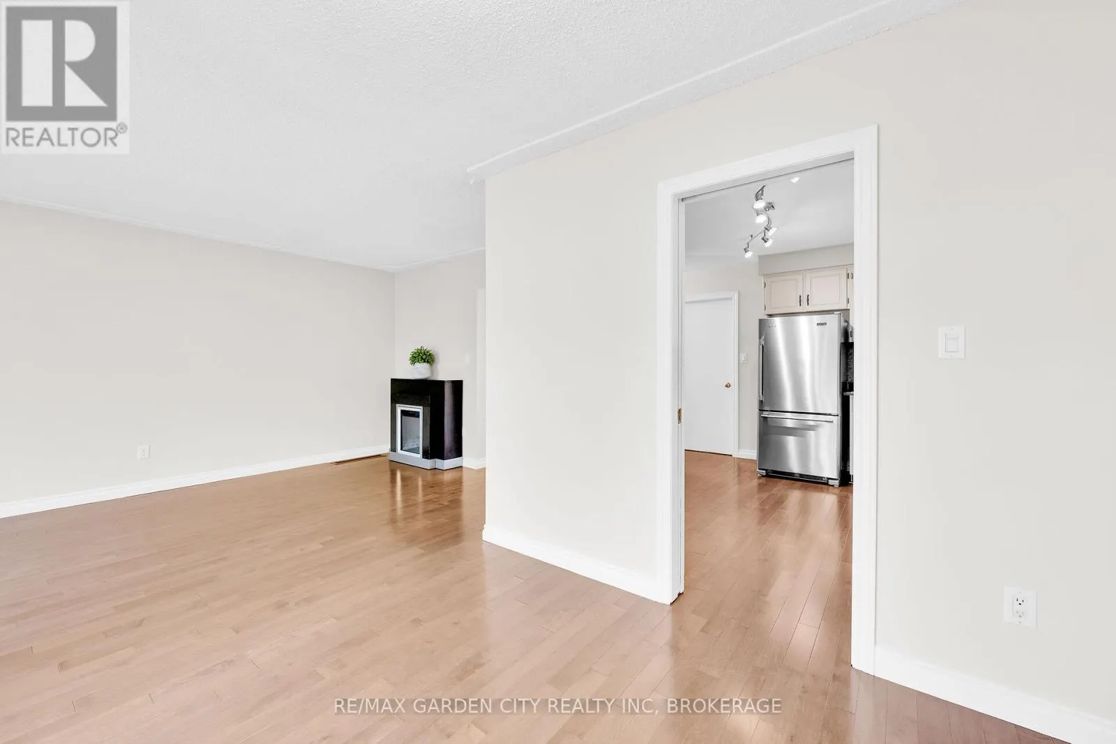 82 TERRACE AVENUE