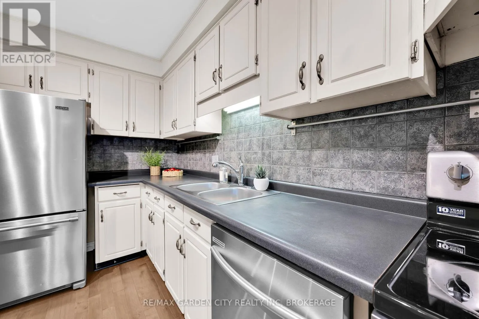 82 TERRACE AVENUE