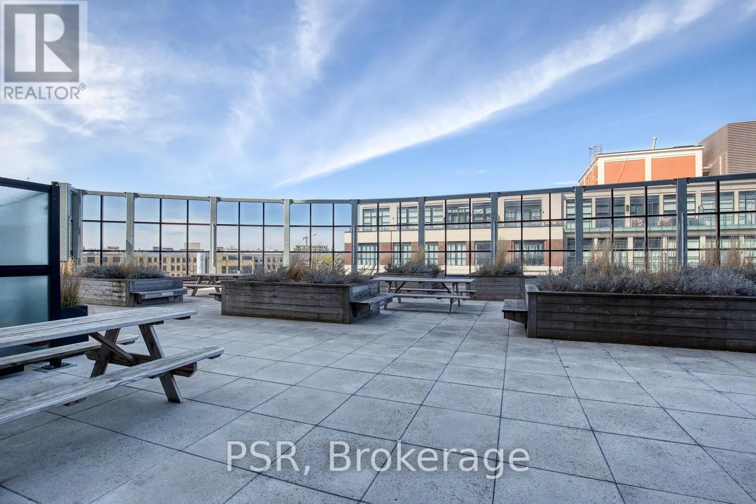 1205 - 1 VICTORIA STREET S