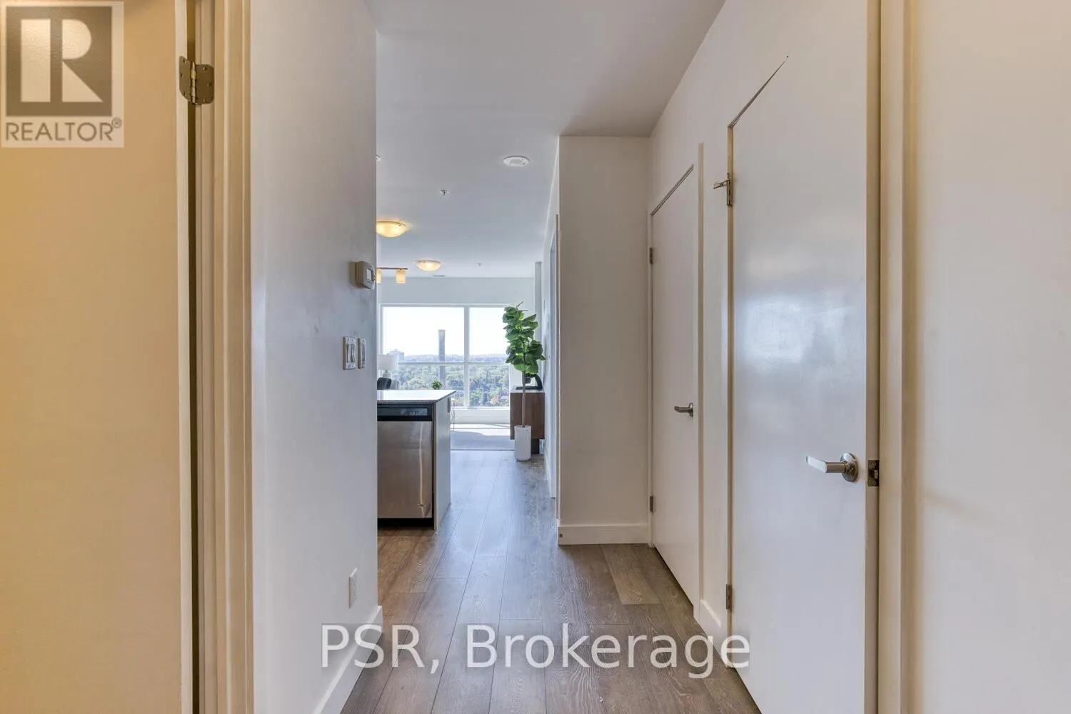 1205 - 1 VICTORIA STREET S