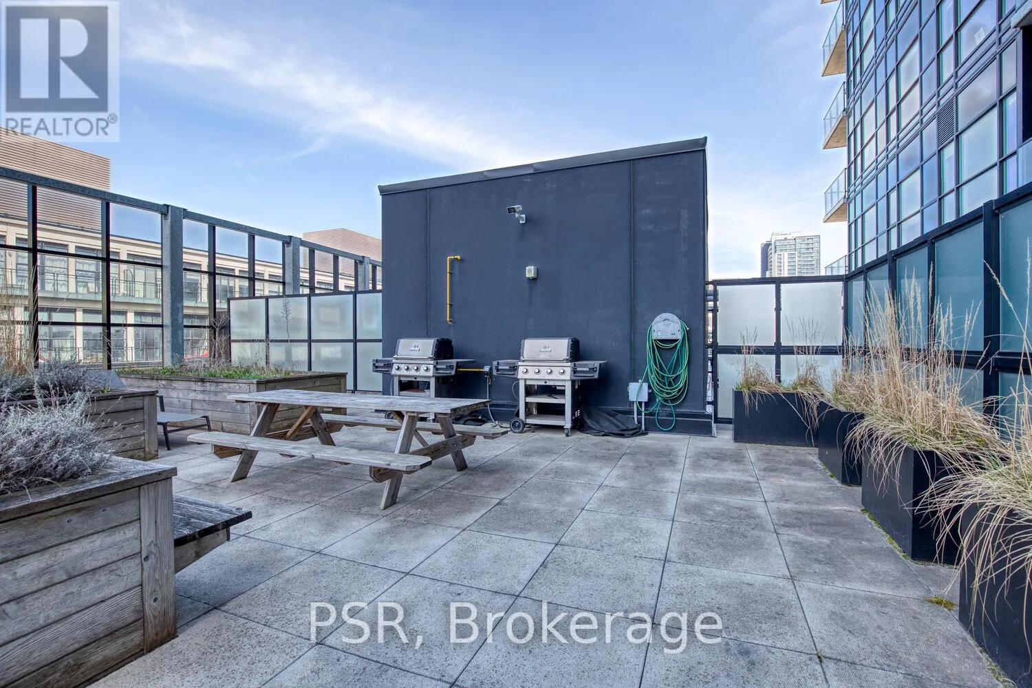 1205 - 1 VICTORIA STREET S
