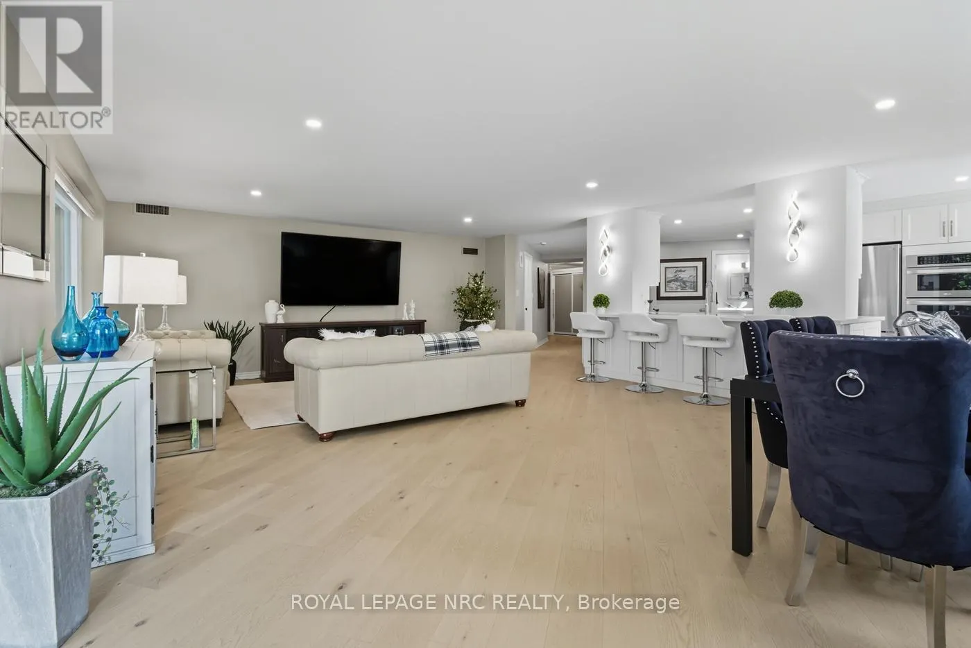 2206 - 701 GENEVA STREET, #2206
