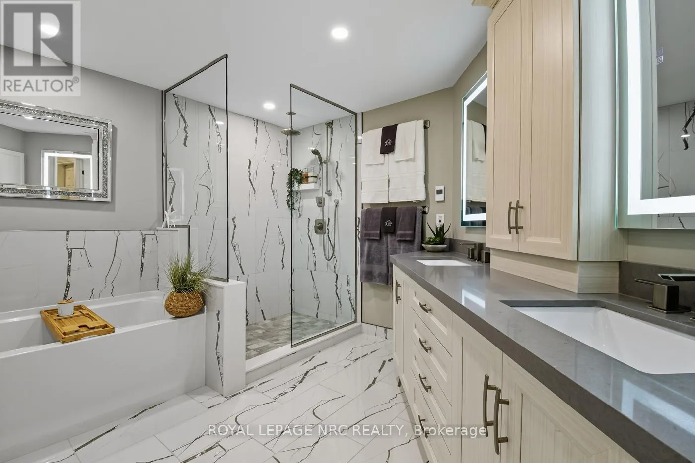 2206 - 701 GENEVA STREET, #2206