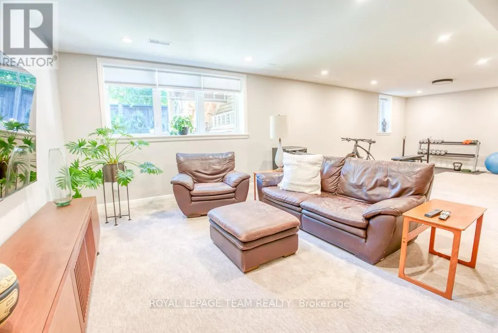 107 KITSILANO COURT