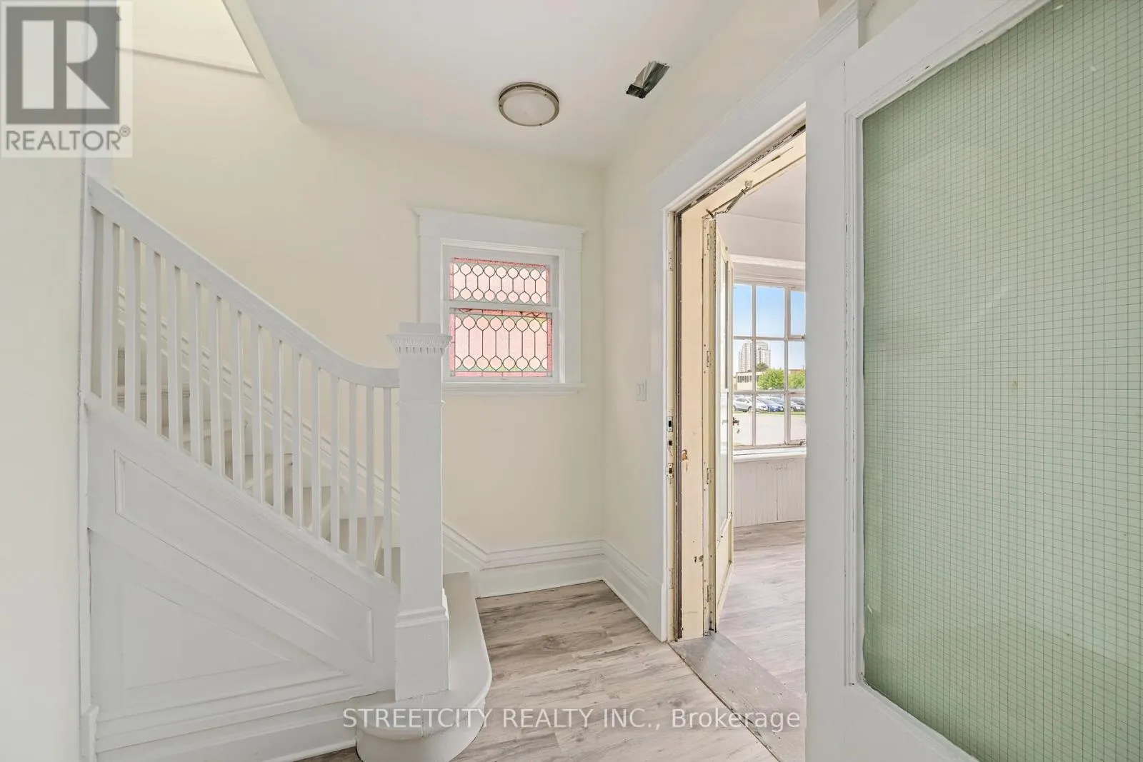 255 SIMCOE STREET