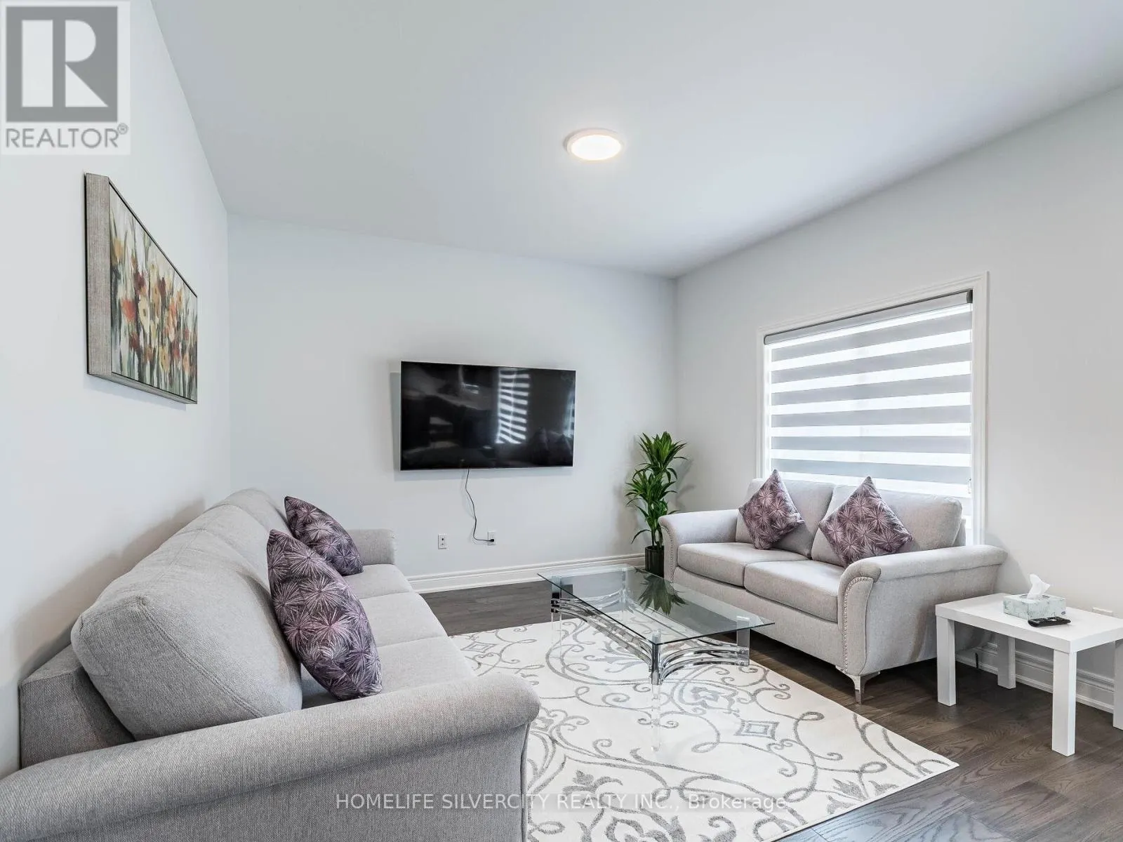 27 AUTUMN AVENUE S