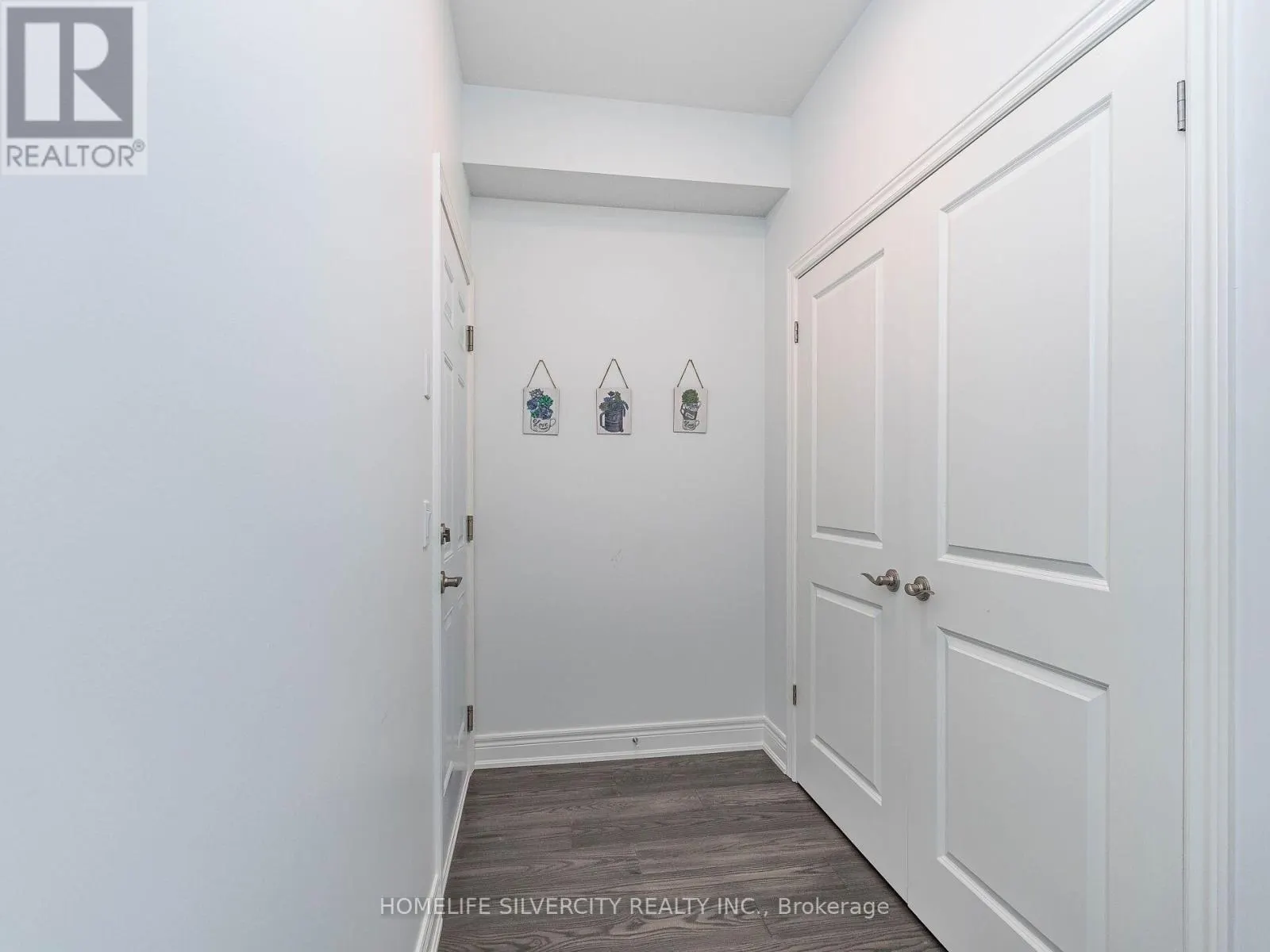 27 AUTUMN AVENUE S