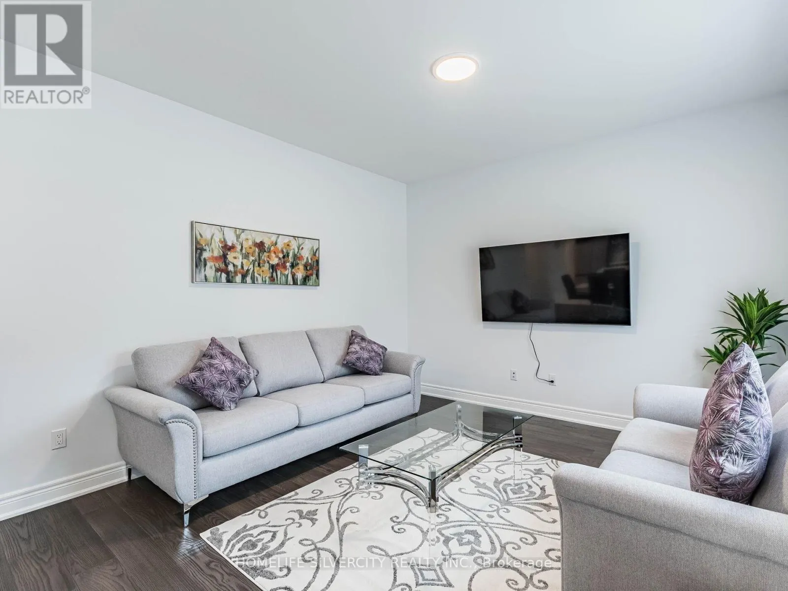 27 AUTUMN AVENUE S