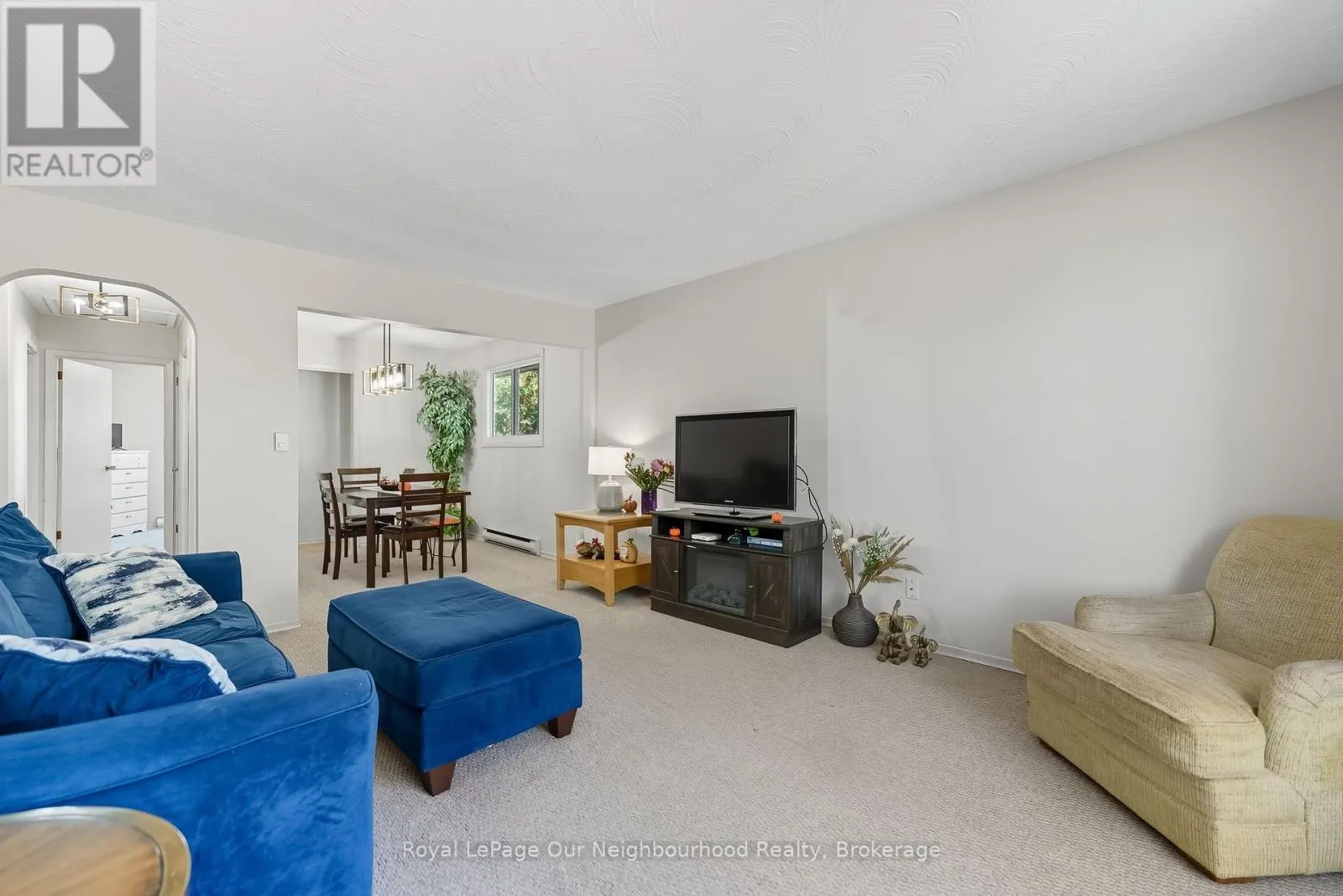 877 WESTERN AVENUE