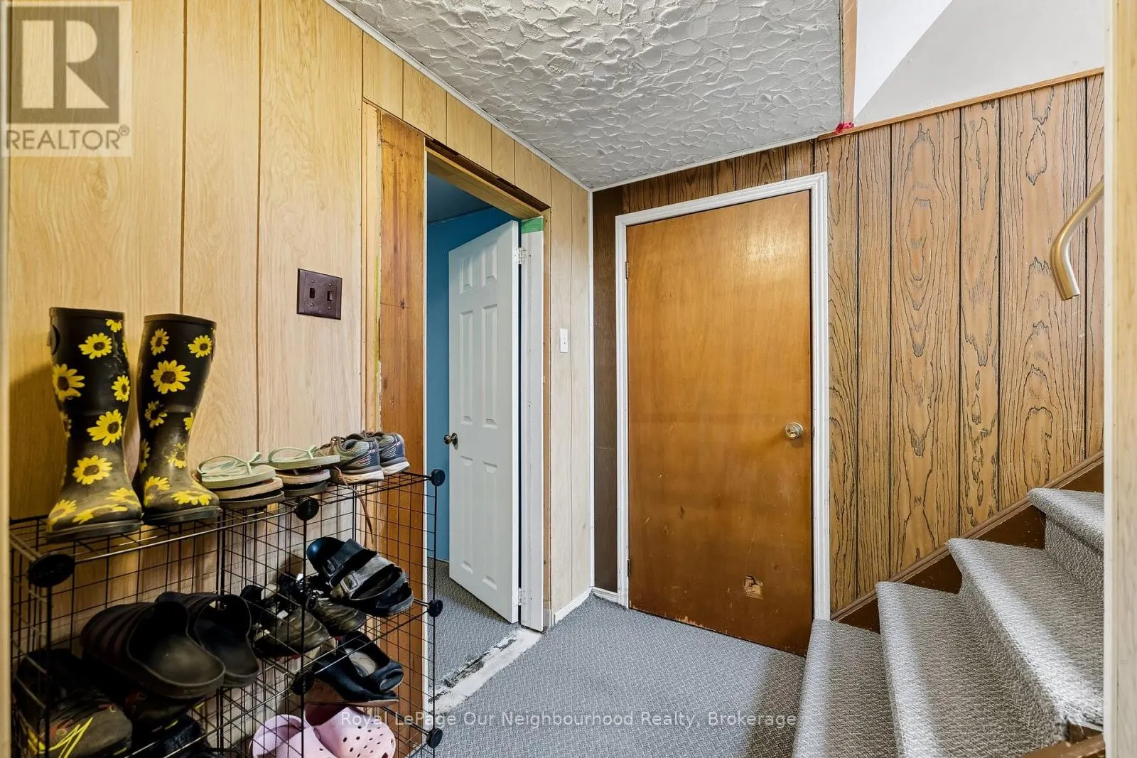 877 WESTERN AVENUE