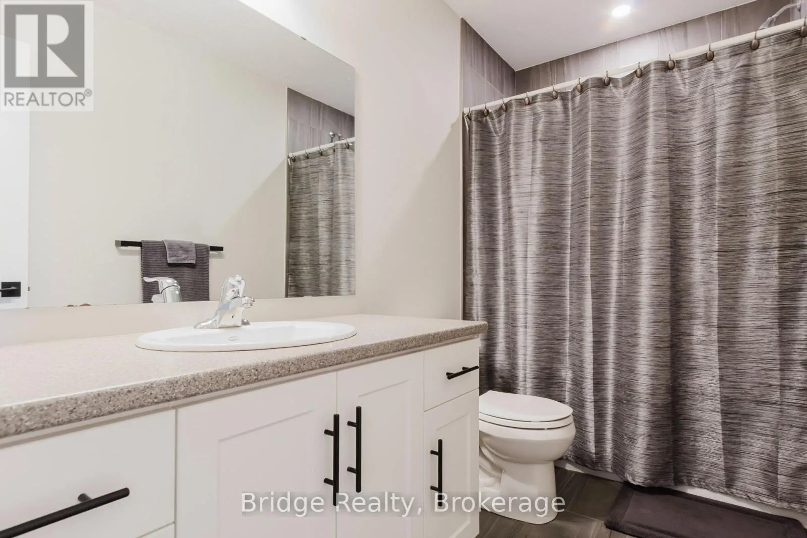 1637 DUNKIRK AVENUE