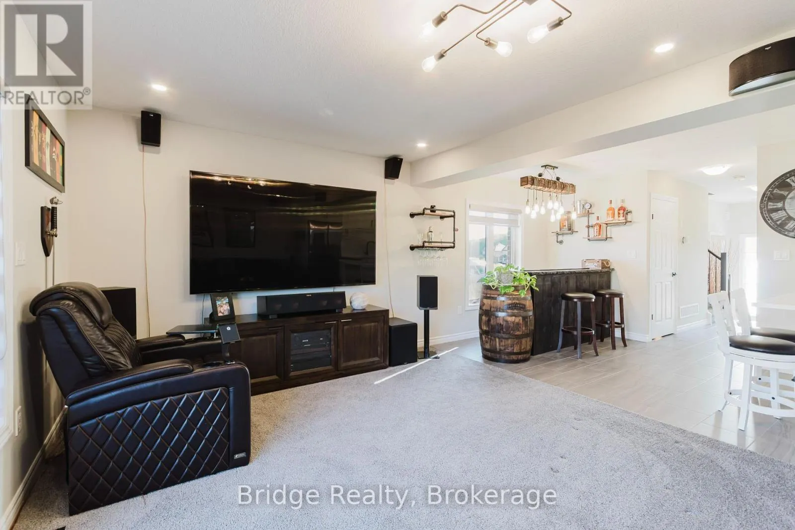 1637 DUNKIRK AVENUE