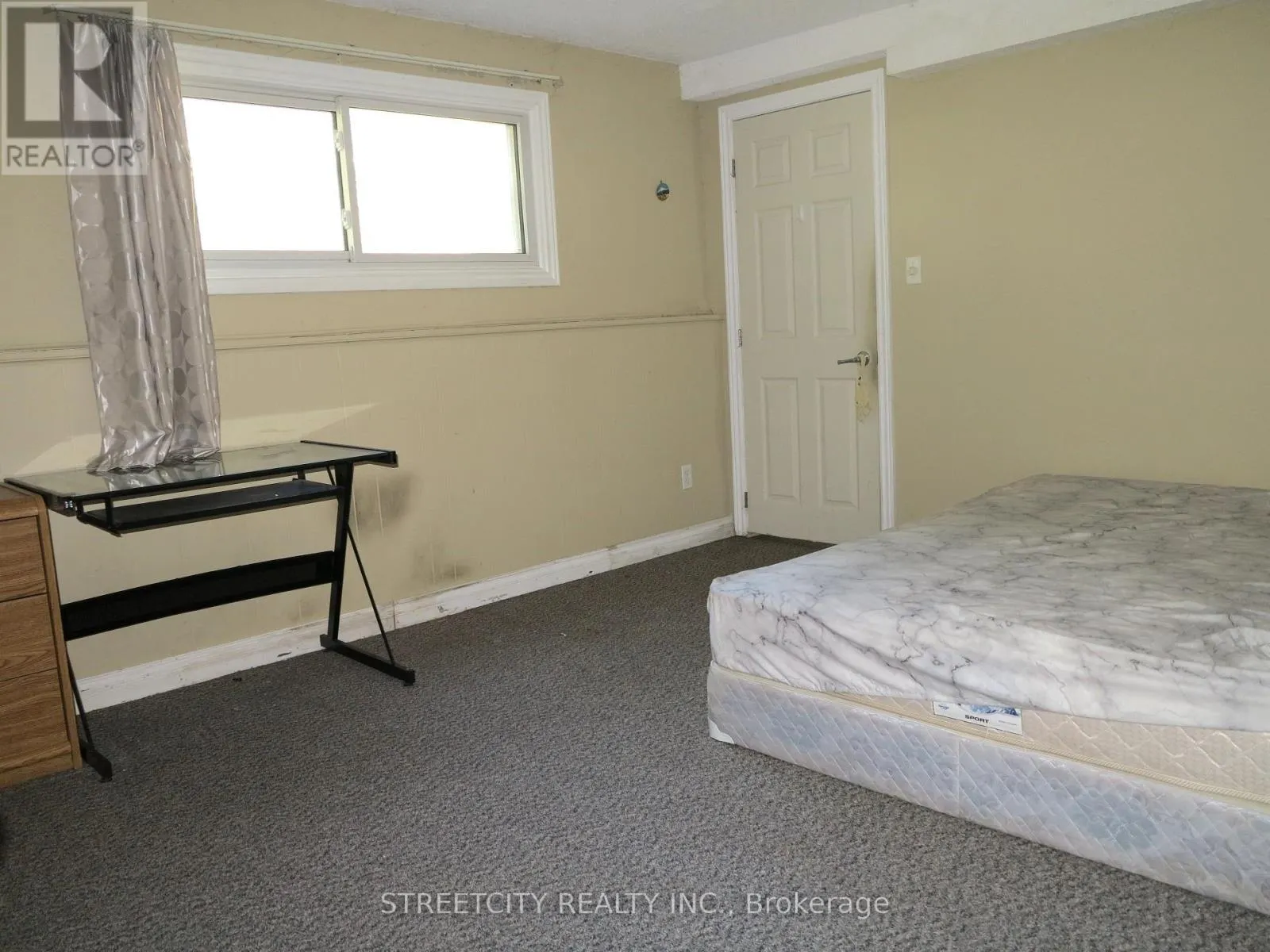 383 CASTLEGROVE CLOSE