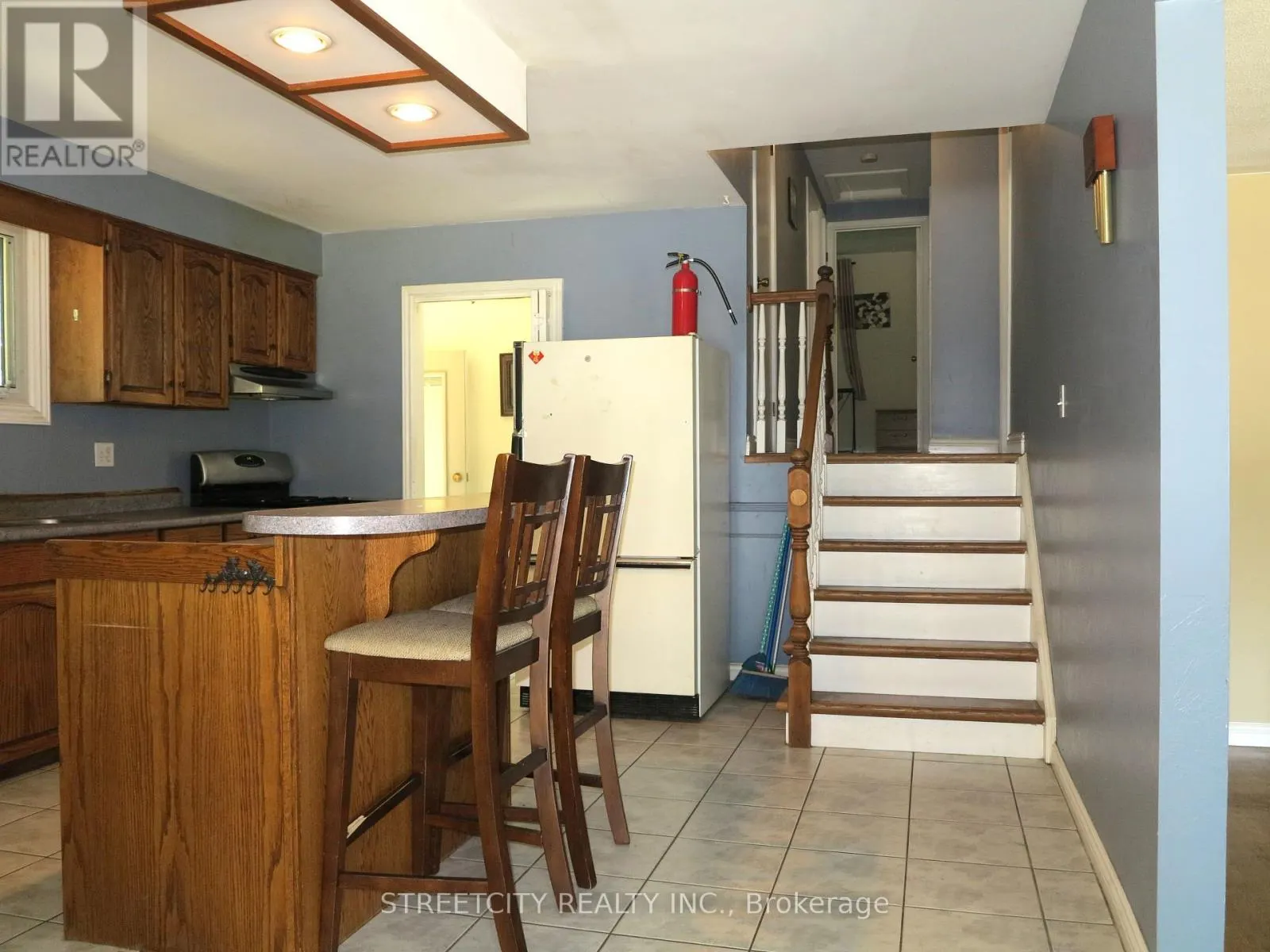 383 CASTLEGROVE CLOSE