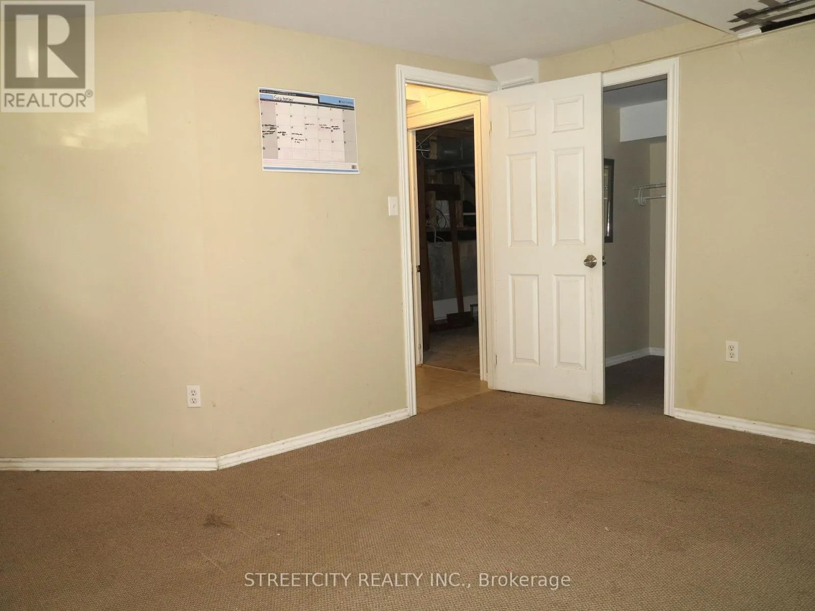 383 CASTLEGROVE CLOSE