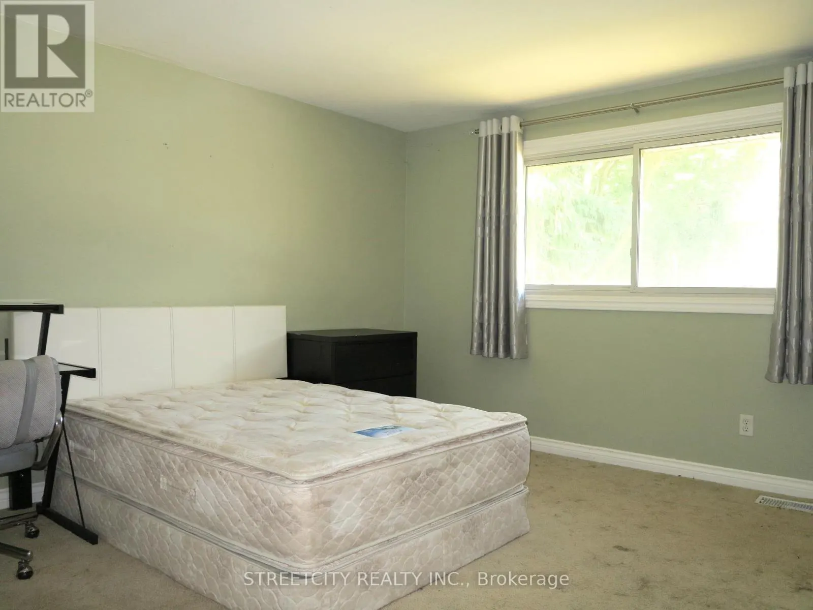 383 CASTLEGROVE CLOSE