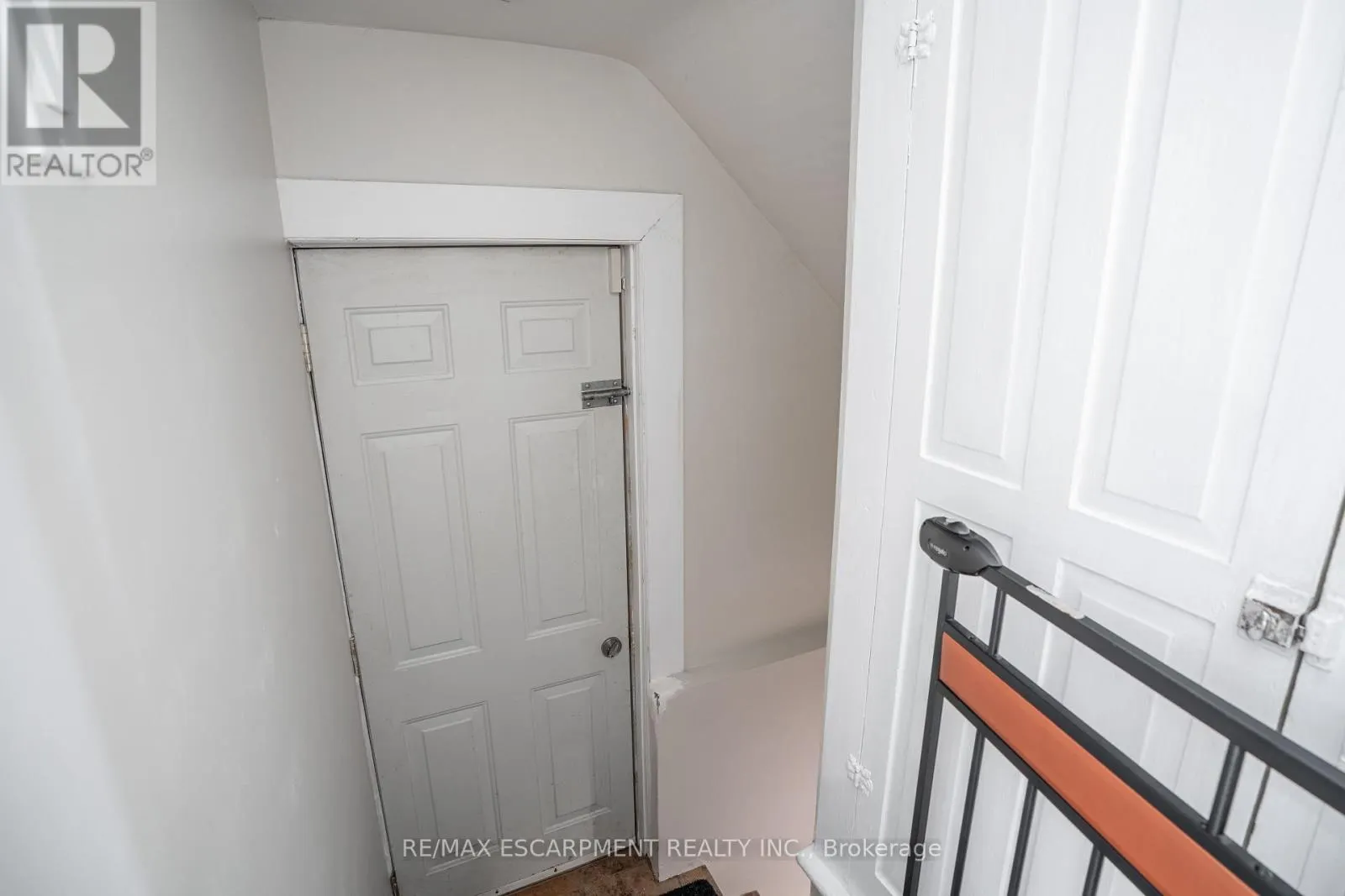 73 KENILWORTH AVENUE S